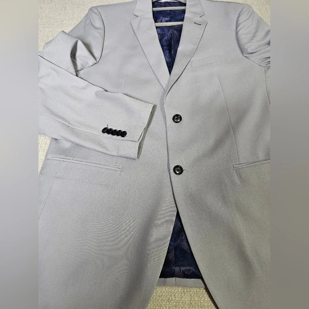 Men's Soul of London Sport Coat Size 44 Tall, Grey with Blue Lining